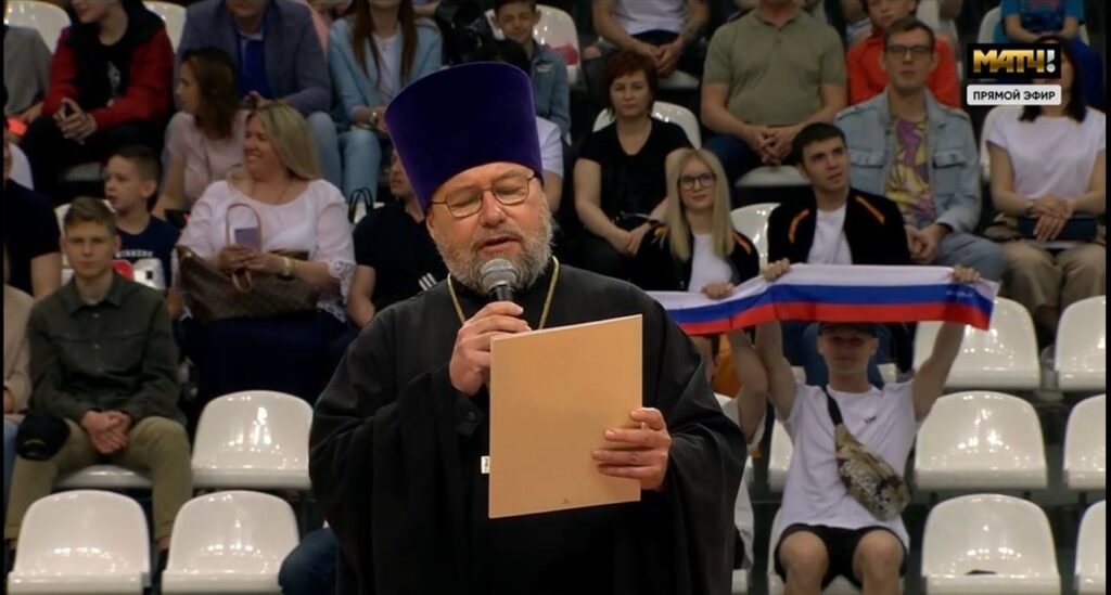 Священник читал обращение патриарха Кирилла в эфире "Матч ТВ"