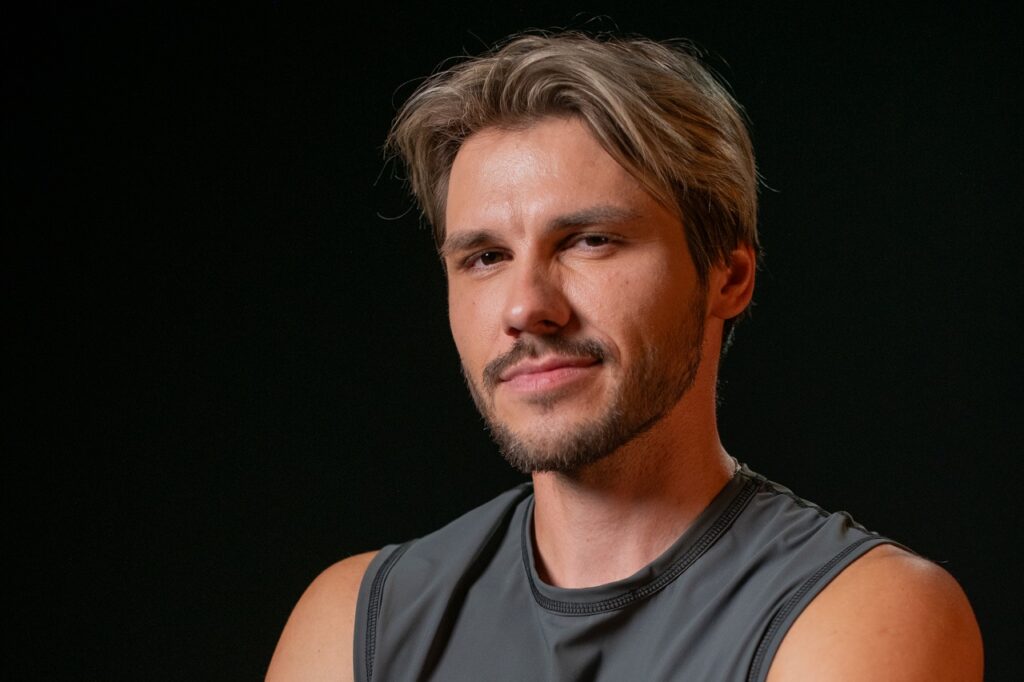 Андрей Романов выбыл из шоу «Титаны» на ТНТ 12 октября