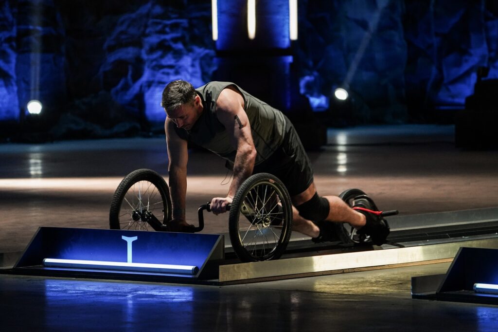 Илья Ковальчук на испытании «Велочелнок» в выпуске шоу ТНТ «Титаны. Битва сезонов» 1 марта